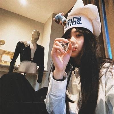 心有猛虎细嗅蔷薇